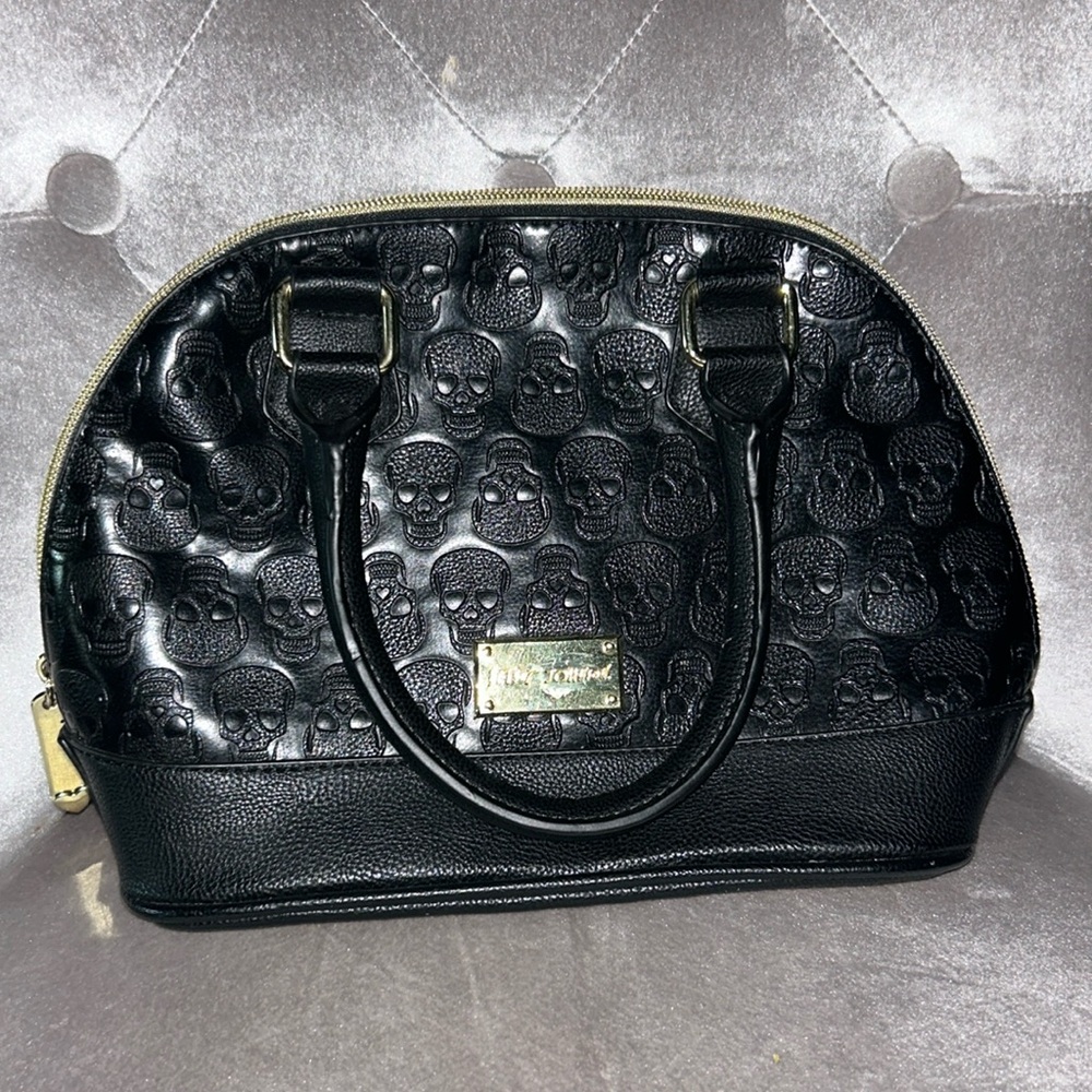 Betsey johnson skull purse